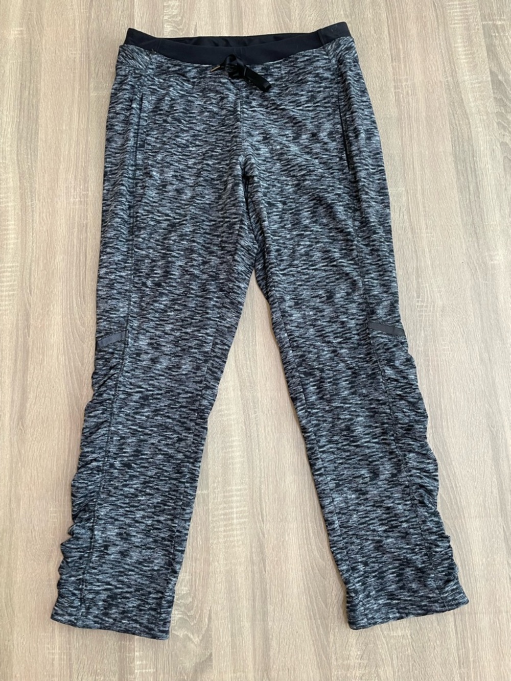LULULEMON Grey Black Patterned Lined Reflective Track Pants. Size 12